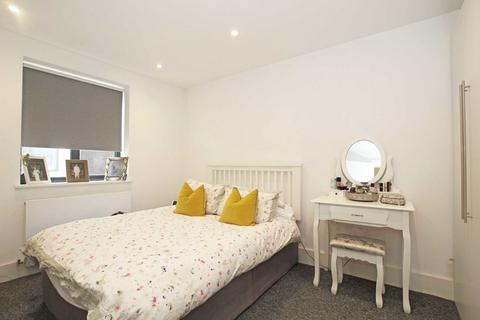 1 bedroom flat to rent, Golborne Road, London W10