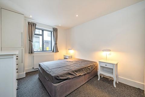 1 bedroom flat to rent, Golborne Road, London W10