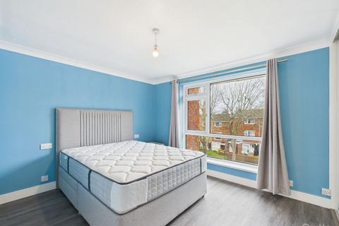 1 bedroom apartment to rent, Holmbury Grove, Featherbed Lane
