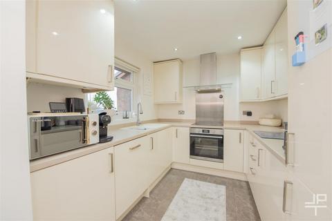 3 bedroom detached bungalow for sale, Plovers Lane, Frodsham WA6