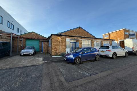 Industrial development to rent, 10-11 Station Clos Potters Bar EN6 1TL