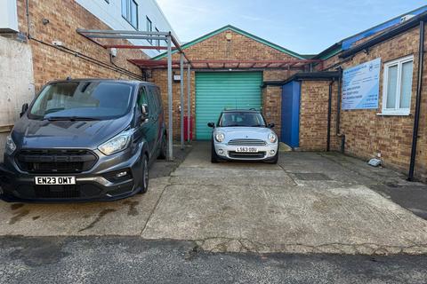 Industrial development to rent, 10-11 Station Clos Potters Bar EN6 1TL
