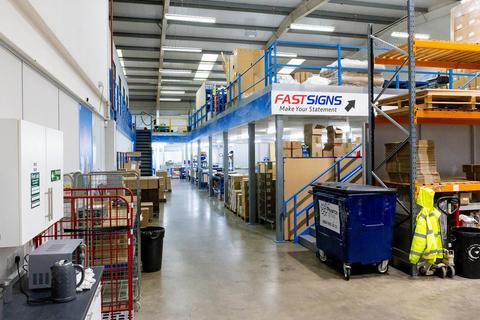 Warehouse to rent, Hearle Way Hatfield AL10 9EW