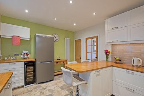 2 bedroom terraced house for sale, Thornton Street, Burley in Wharfedale LS29