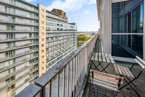 2 bedroom flat to rent, Marmara Apartments, 13 Western Gateway, London