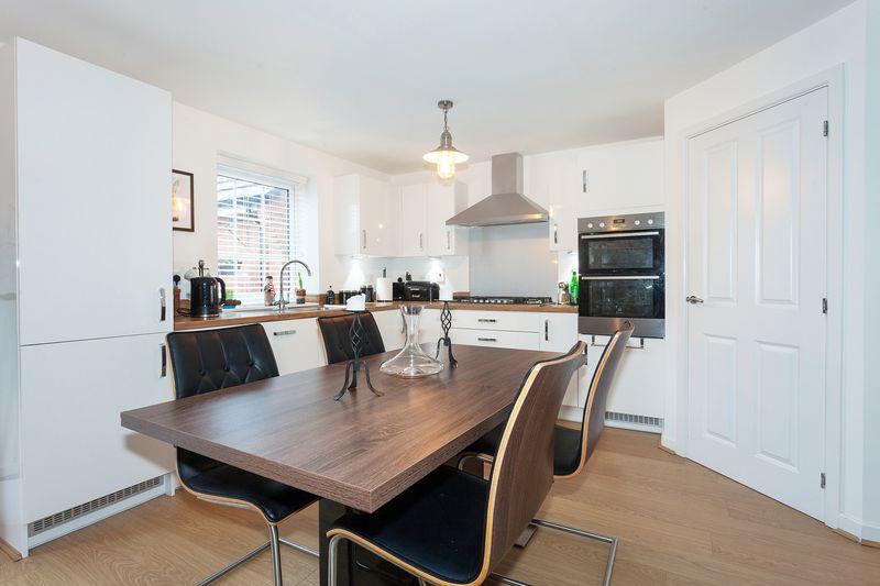 Dining kitchen area