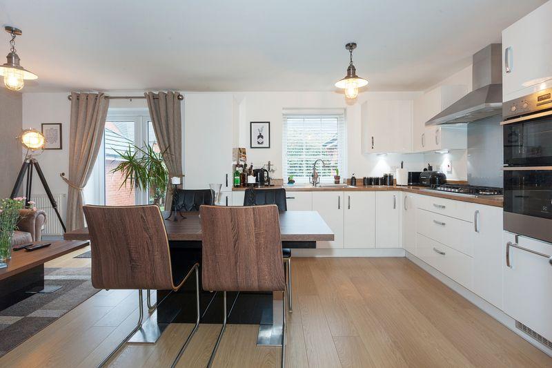 Dining kitchen area