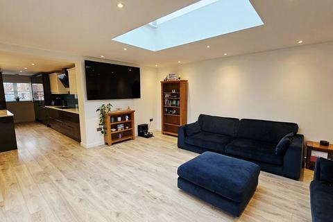 5 bedroom detached house for sale, Dorchester Way, Hereford HR2