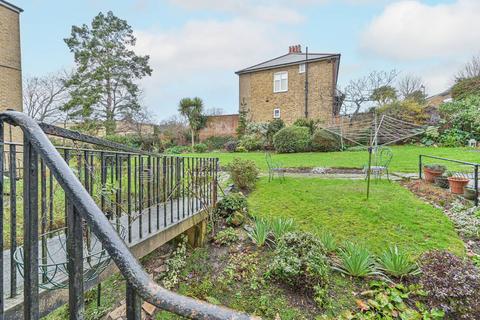 3 bedroom flat to rent, Dartmouth Road, Forest Hill, London, SE26