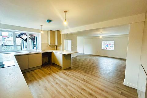 2 bedroom coach house to rent, Lower Stafford Coach House, Westgate, Cowbridge CF71 7AR