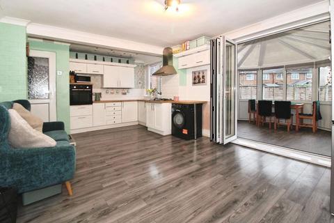 3 bedroom terraced house for sale, Gretton Crescent, Aldridge, WS9 0EA