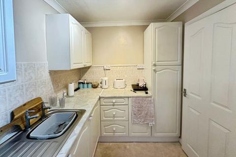 1 bedroom flat for sale, Daisyfield Court, Bury