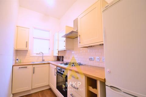 3 bedroom terraced house to rent, Milner Road, Selly Oak, Birmingham B29