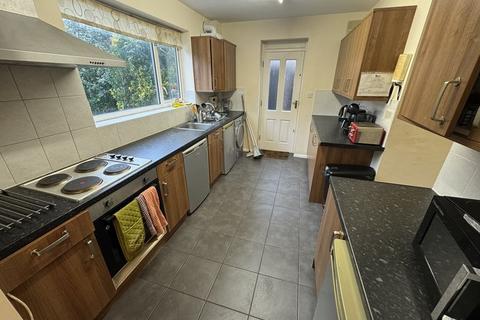 5 bedroom semi-detached house for sale, Ruislip Road, Northolt