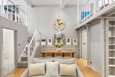 1 bedroom flat for sale, Avenue Studios, Sydney Close, Chelsea, London