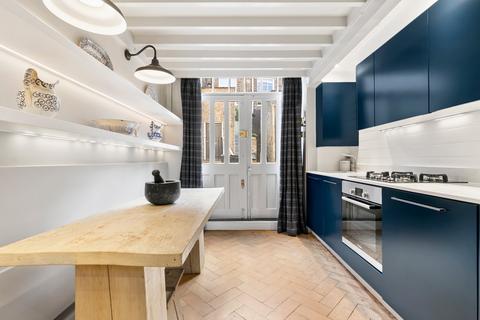 1 bedroom flat for sale, Avenue Studios, Sydney Close, Chelsea, London