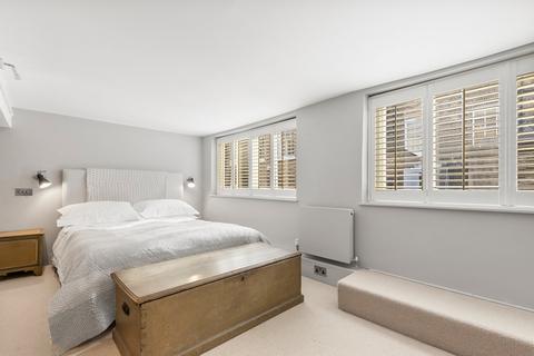 1 bedroom flat for sale, Avenue Studios, Sydney Close, Chelsea, London
