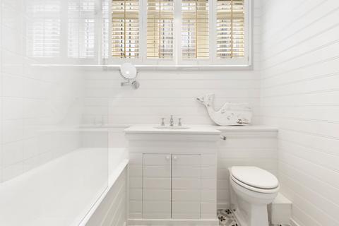1 bedroom flat for sale, Avenue Studios, Sydney Close, Chelsea, London