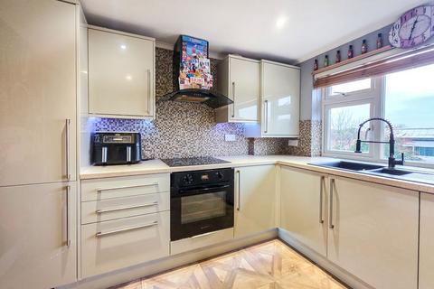 2 bedroom apartment for sale, Queensmead Road, High Wycombe HP10