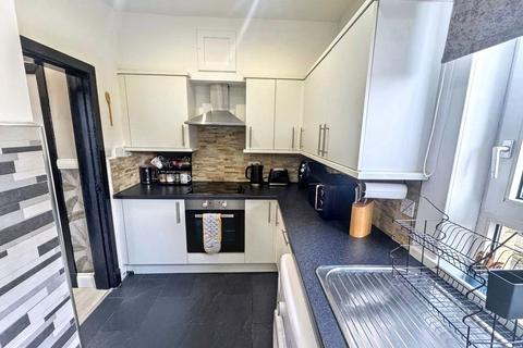 2 bedroom apartment for sale, School Terrace, Coalsnaughton FK13