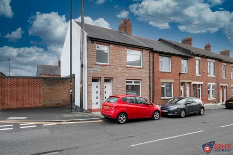 3 bedroom apartment to rent, Norham Road, North Shields