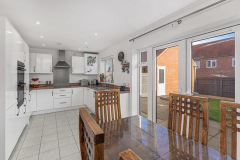 3 bedroom semi-detached house for sale, Wardington Road, Banbury - No onward chain