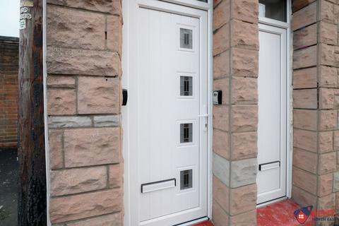 2 bedroom apartment to rent, Norham Road, North Shields
