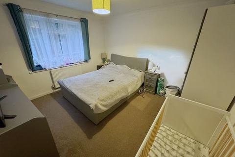 2 bedroom maisonette for sale, Belvue Close, Northolt