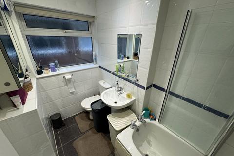 2 bedroom maisonette for sale, Belvue Close, Northolt