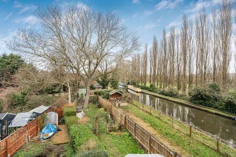 4 bedroom terraced house for sale, Mill Road, Bletchley, Milton Keynes