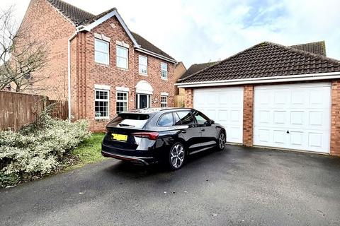 4 bedroom detached house for sale, Fynamore Gardens, Calne SN11
