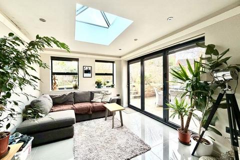 4 bedroom detached house for sale, Fynamore Gardens, Calne SN11