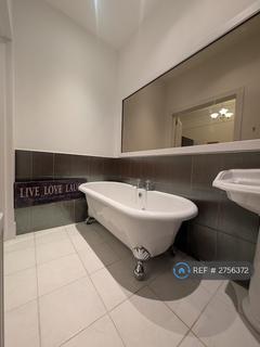 2 bedroom flat to rent, Roebank Street, Glasgow, G31