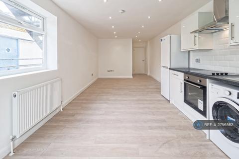 2 bedroom flat to rent - Church Street, Enfield, EN2
