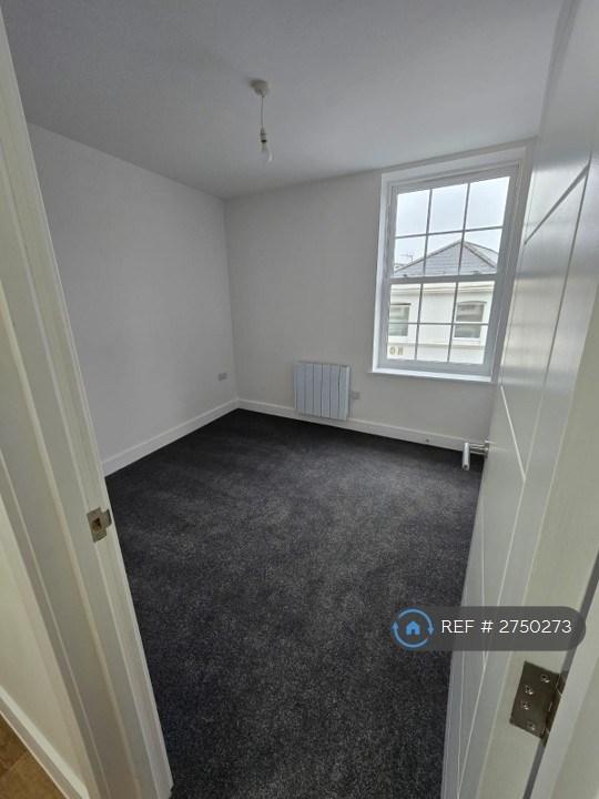 Flat 5