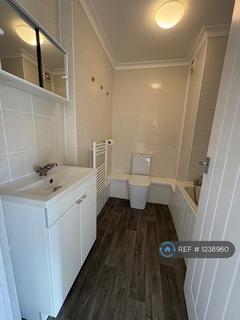 2 bedroom flat to rent, Haig Court, Chelmsford, CM2
