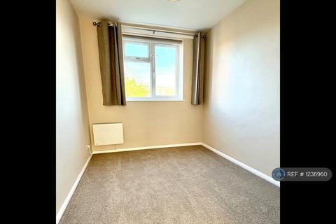 2 bedroom flat to rent, Haig Court, Chelmsford, CM2