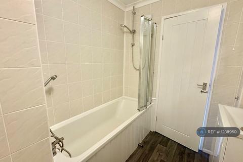 2 bedroom flat to rent, Haig Court, Chelmsford, CM2
