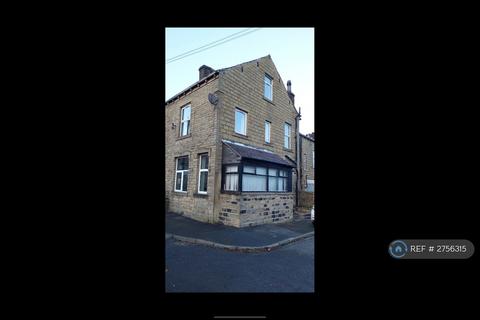 3 bedroom end of terrace house to rent, Off Manville Road, Keighley, BD21