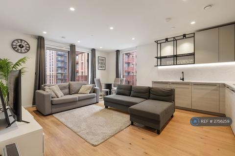2 bedroom flat to rent, Iris House, London, E14