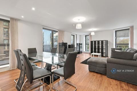 3 bedroom flat to rent, Kingfisher Heights, London, E16