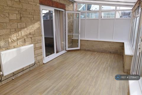 undefined, Middle Ground, Swindon, SN6