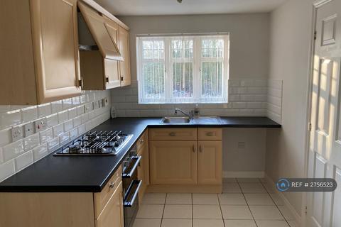 3 bedroom semi-detached house to rent, Redwood Drive, Crewe, CW1