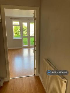 3 bedroom semi-detached house to rent, Redwood Drive, Crewe, CW1