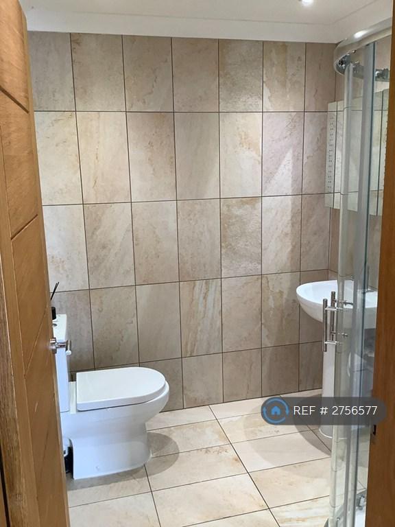 Bedroom 2 Ensuite