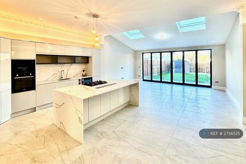 5 bedroom terraced house to rent, Fallow Court Avenue, London, N12