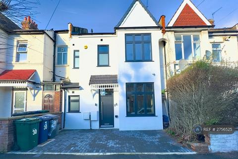 5 bedroom terraced house to rent, Fallow Court Avenue, London, N12