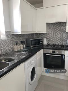 1 bedroom flat to rent, Brotherhood Court, Hayes, UB3