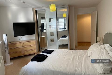 1 bedroom flat to rent, Evelyn Court, London, E3