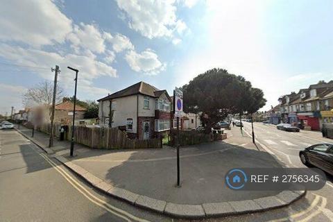 3 bedroom semi-detached house to rent, Whitton Road, London, TW3